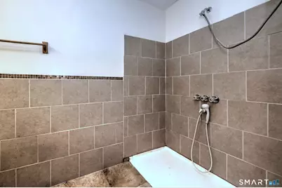 10 Hawthorne Avenue #12, Derby, CT 06418 - Photo 32