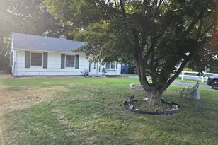 116 Snow Crystal Ln, Stamford, CT 06905 - Photo 2