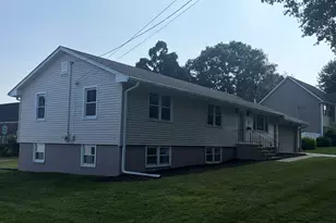 125 Canary Pl, Stratford, CT 06614 - Photo 2
