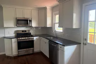 125 Canary Pl, Stratford, CT 06614 - Photo 4