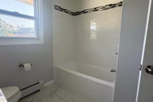 125 Canary Pl, Stratford, CT 06614 - Photo 8