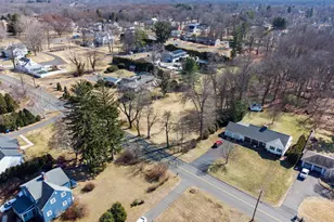 15 Bridge Ln, Enfield, CT 06082 - Photo 12