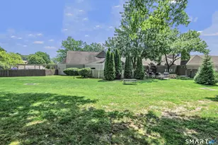 621 Onondaga Ln, Stratford, CT 06614 - Photo 4