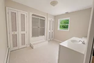19 Hillside Cir, Brookfield, CT 06804 - Photo 10