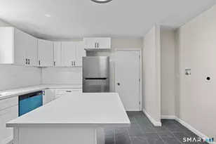 25 Elizabeth St, Ansonia, CT 06401 - Photo 6