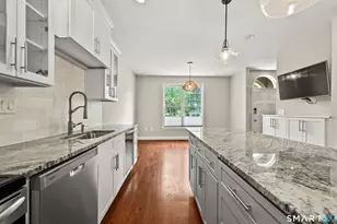 14 Harwich Ln, West Hartford, CT 06117 - Photo 4