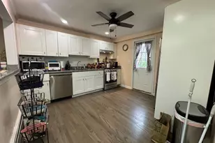 165 Greenfield Dr, Bridgeport, CT 06608 - Photo 20