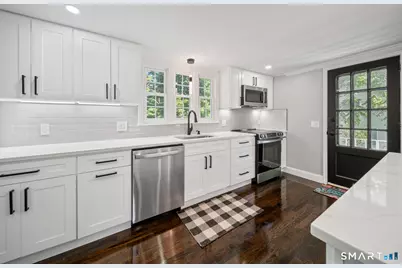 38 Roberts Lane, West Hartford, CT 06107 - Photo 14