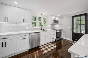 38 Roberts Ln, West Hartford, CT 06107 - Photo 14