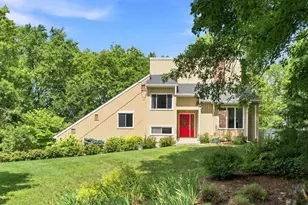 40 Rockledge Dr, Avon, CT 06001 - Photo 2