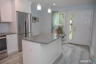 8 Knoll Ln, Simsbury, CT 06089 - Photo 6