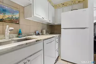 42 Quidnet Ct, Guilford, CT 06437 - Photo 8
