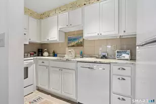 42 Quidnet Ct, Guilford, CT 06437 - Photo 10