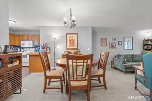 39 Commodore Commons, Derby, CT 06418 - Photo 4