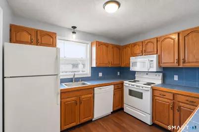 39 Commodore Commons #39, Derby, CT 06418 - Photo 6