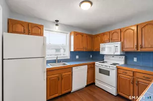 39 Commodore Commons, Derby, CT 06418 - Photo 6