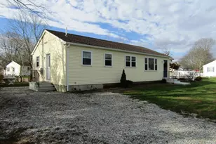 35 Flagler Ave, Old Lyme, CT 06371 - Photo 2