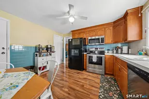 185 Oakland St, Stratford, CT 06615 - Photo 6