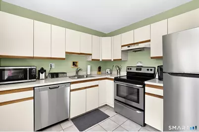 87 Hilltop Drive #87, Simsbury, CT 06089 - Photo 4