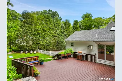 70 Chestnut Hill Lane, Stamford, CT 06903 - Photo 32