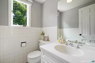 70 Chestnut Hill Ln, Stamford, CT 06903 - Photo 20