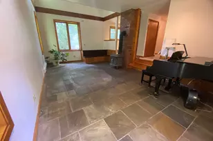 26 Eastwood Dr, Branford, CT 06405 - Photo 2