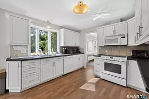 30 Wright Ln, Hamden, CT 06517 - Photo 6