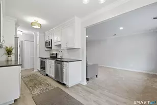 110 Southport Woods Drive, Fairfield, CT 06825 - Photo 2