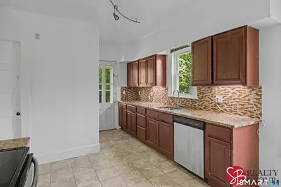 31 Smith Street, West Haven, CT 06516 - Photo 10