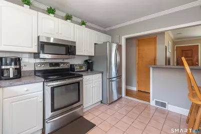 18 Harris Road, Ansonia, CT 06401 - Photo 4