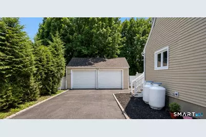 38 City Hill Court, Naugatuck, CT 06770 - Photo 8