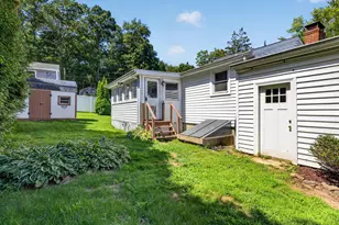 17 Sycamore Rd, East Lyme, CT 06357 - Photo 6