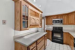 17 Sycamore Rd, East Lyme, CT 06357 - Photo 12