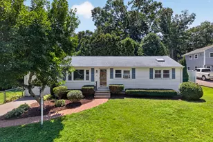 17 Sycamore Rd, East Lyme, CT 06357 - Photo 10