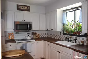 54 Whitmore Ln, Stamford, CT 06902 - Photo 2