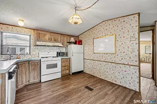 94 Woodland Park, Shelton, CT 06484 - Photo 32