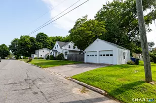 1 Middle St, Waterford, CT 06385 - Photo 30