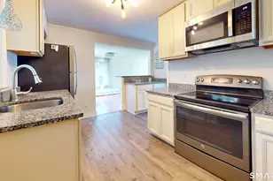 1 Middle St, Waterford, CT 06385 - Photo 12