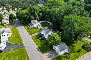 1 Middle St, Waterford, CT 06385 - Photo 32