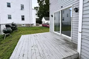 176 Magnolia St, Bridgeport, CT 06610 - Photo 10