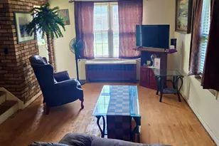 238 Pennsylvania Ave, Bridgeport, CT 06610 - Photo 2
