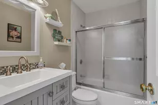5 Mansfield Grove Rd, East Haven, CT 06512 - Photo 18