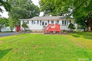 15 Raymond St, East Hartford, CT 06118 - Photo 2