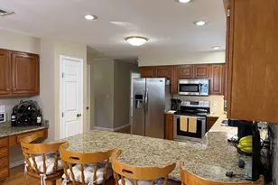 99 Old Farms Rd, Avon, CT 06001 - Photo 10