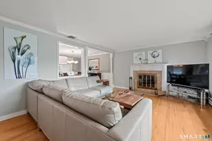 7 Field Dr, Simsbury, CT 06070 - Photo 4
