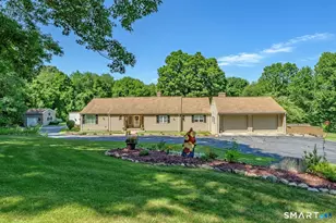 689 Squaw Rock Rd, Plainfield, CT 06354 - Photo 2