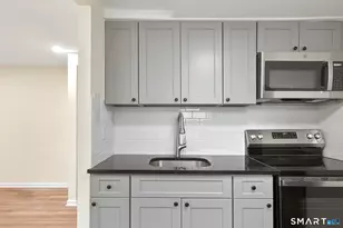 78 Dora St, Stamford, CT 06902 - Photo 4