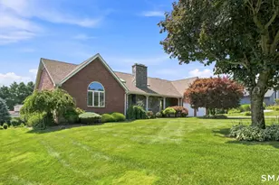 32 Knob Hill Ln, Bristol, CT 06010 - Photo 2