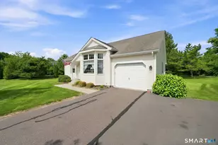 20 Hillside Farms Dr, East Windsor, CT 06016 - Photo 2