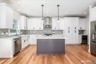 8 Fieldstone Ct, Bethel, CT 06801 - Photo 2